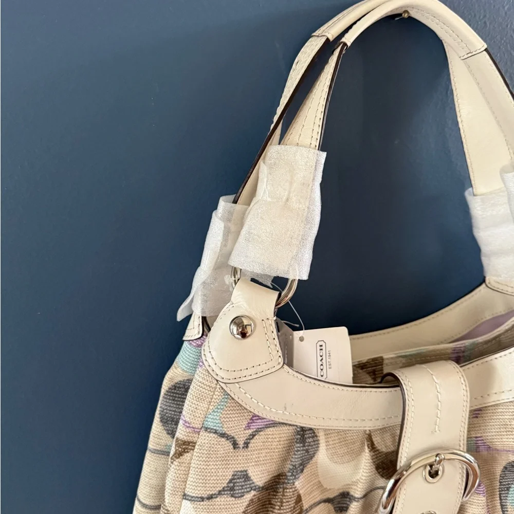 Coach Cream and Tan Shoulder Bag with Signature Pattern - Picture 4 of 11